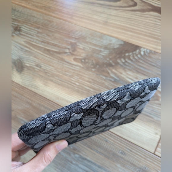 Coach Small Corner Zip Wristlet Pouch Wallet Signature Logo Black Gray - Picture 6 of 13